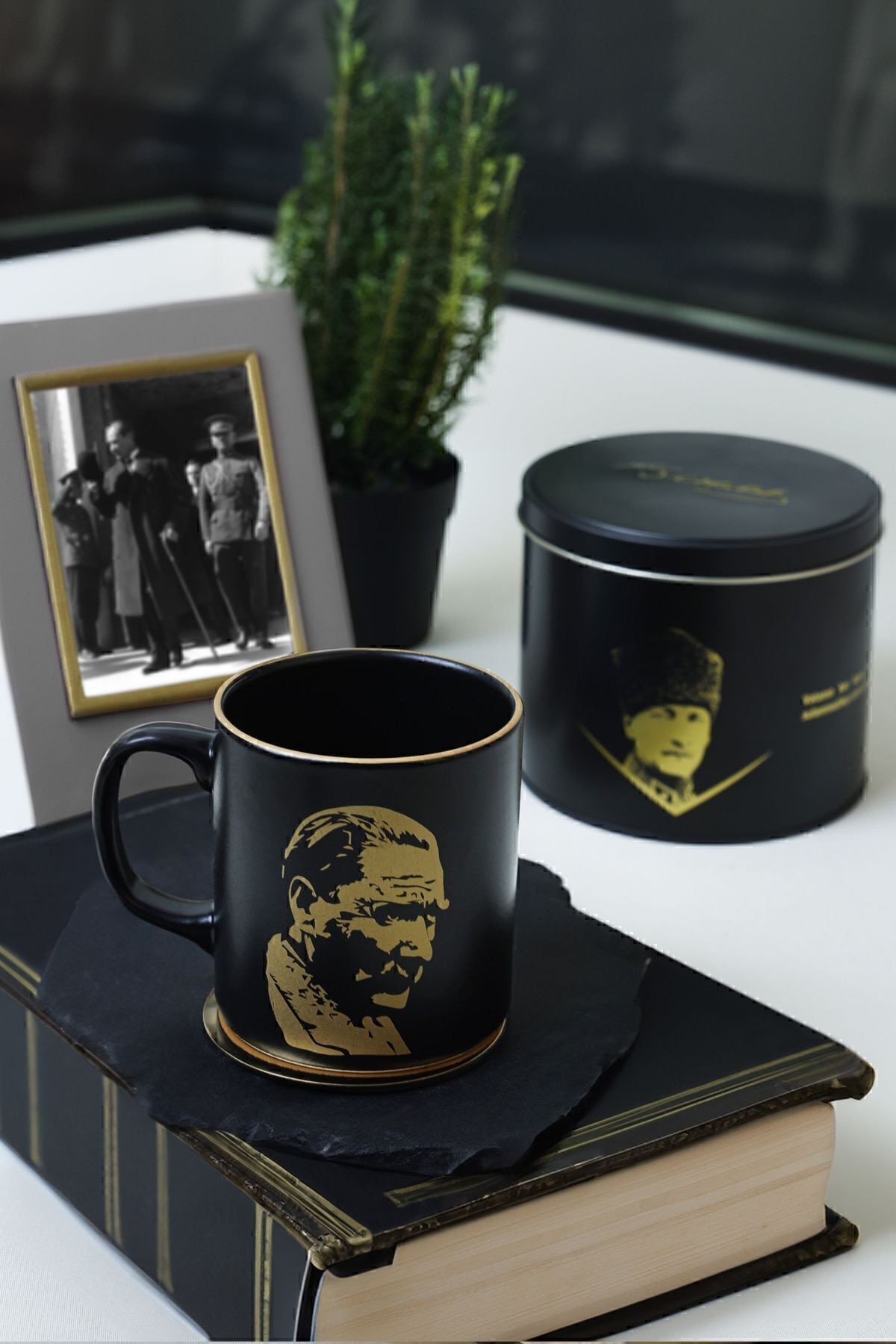 Stoneware Teneke Kutulu  Kupa