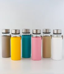 Middle Renkli Kılıf 550 ml Cam Matara