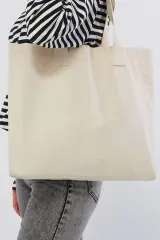 Kolon Saplı Kanvas Yatay Çanta