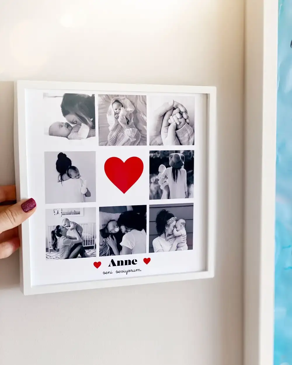 Anne Seni Seviyorum Mesajlı Siyah Beyaz Anneler Günü Kişiye Özel Fotoğraf Baskısı Ve Sök Tak Kare Yapışan Beyaz Çerçeve 20 x 20 cm